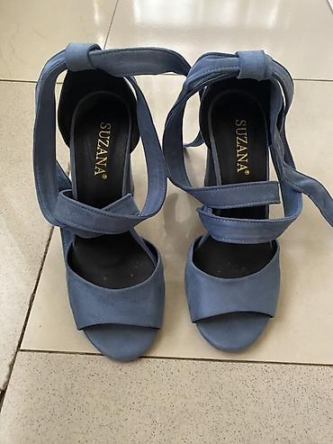 Basanoşka və səndəllər: Brend: SUZANA Model: Mavi qadın sandal Stil: Açıq burun, qalın — 1