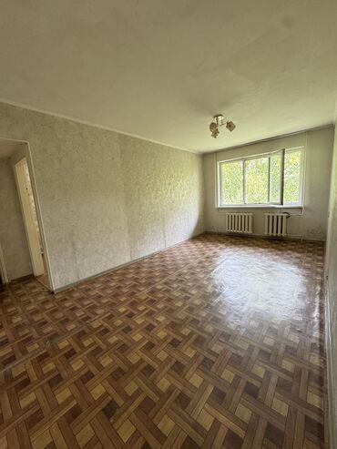 дом продажа в бишкеке: 2 комнаты, 47 м², 104 серия, 1 этаж, Старый ремонт