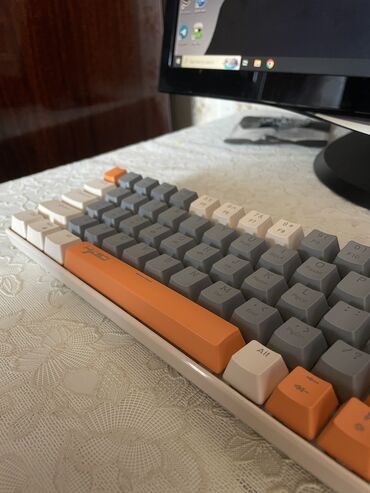 Digər kompüter aksesuarları: 🔴 V500 Mechanical Keyboard – Red Switch 🔹 Qırmızı switch – səssiz və -da lalafo.az — 8 Digər kompüter aksesuarları: 🔴 V500 Mechanical Keyboard – Red Switch 🔹 Qırmızı switch – səssiz və — 8