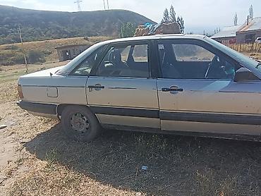 рул: Audi 100: 1984 г., Бензин, Седан — 2