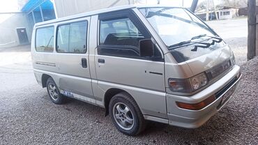 Mitsubishi: Mitsubishi L300: 1996 г., 2.5 л, Механика, Дизель, Бус