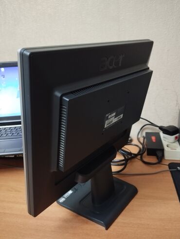 Monitorlar: Acer AL1717 LCD monitor Model: AL1717. 17-düym ekrandır. Əla — 8