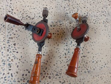 Самоклеящиеся обои: Bu əl drel dəqiq deşmə işləri üçün nəzərdə tutulmuşdur. Metal çarxı və
