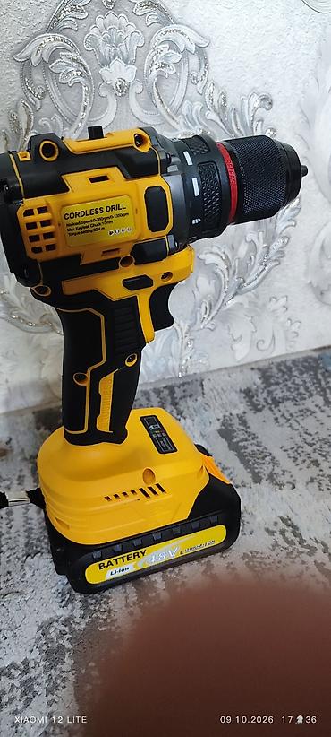 Дрель-шуруповерты: Аккумуляторный шуруповёрт/дрель DeWALT в кейсе Комплектация: - — 3