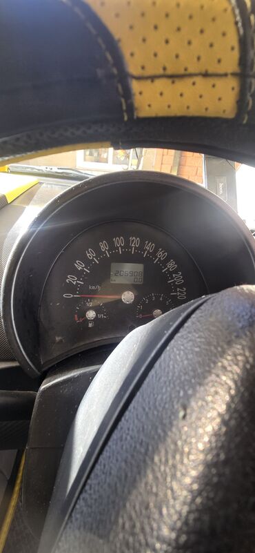 Volkswagen: Volkswagen New Beetle: 2002 г., 2 л, Автомат, Бензин, Хэтчбэк — 9