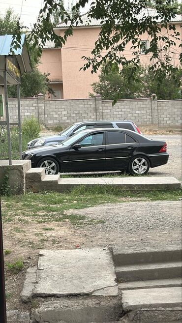полированная машина: Mercedes-Benz C-Class: 2002 г., 2 л, Автомат, Бензин, Седан