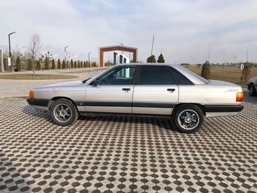 авто телега: Audi 100: 1988 г., 2 л, Механика, Бензин, Седан