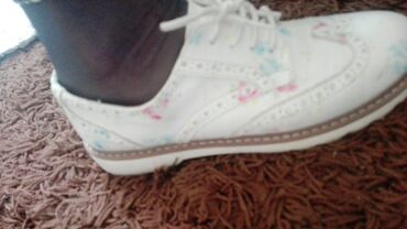 bershka cipele: Oksfordice, Graceland, 40
