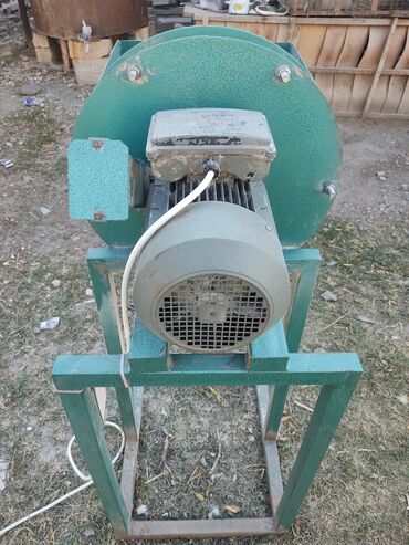 морозильная камера для мороженого бу: Taxıl/yonca üyüdən–dozatorlu elektrikli yem dəyirmanı - Güc aqreqatı