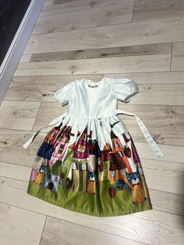 нарядное платье на девочку: Детское платье, цвет - Белый, Б/у