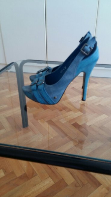 Plava elegantna sandala sa platformom parputa obuvena velicina 37
