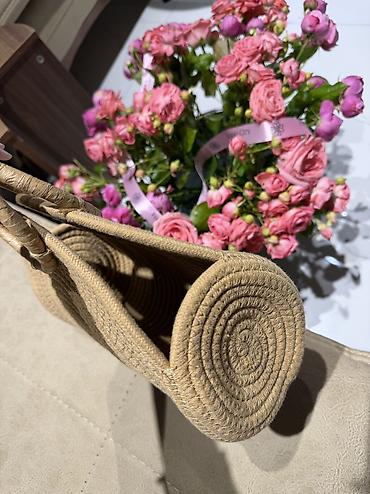 Digər: Yaşıl mini çanta💚 Charles&Keith markasına aiddir içində kartlığıda — 10