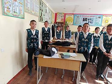 Киреге берилүүчү кийимдер: Улуттук кийим, Эркек — 4