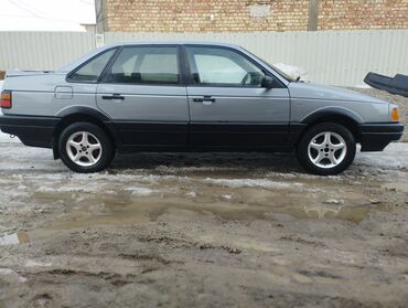 каракол транспорт: Volkswagen Passat: 1991 г., 1.8 л, Механика, Бензин, Седан