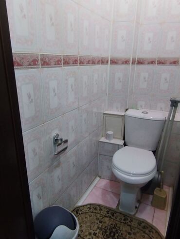 квартира берилет алматинка салиева: 2 бөлмө, 61 кв. м, 105-серия, 5 кабат, Косметикалык ремонт