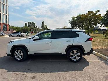 Продажа авто: Toyota RAV4: 2021 г., 2.5 л, Вариатор, Гибрид, Кроссовер — 4