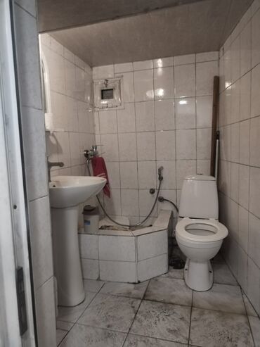 Digər kommersiya daşınmaz əmlakı: Kirayə obyekt – böyük sahəli məkan Xüsusiyyətlər: - Planlaşdırma — 3