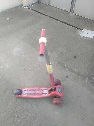 mi scooter: Uşaq skuterı – 3 təkərli model - Rəng: qırmızı - Ön tərəfdə iki — 1