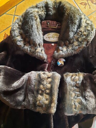Krzneni kaputi: Bunda od vestackog krzna XL Prodajem vrlo atraktivnu dugacku bundu od — 6