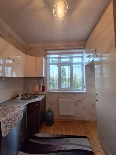 Həyət evləri və villaların satışı: 3 otaqlı, 1 kv. m, Orta təmir — 13