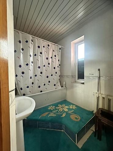 Продажа коттеджей и домов: Кирпичный двухэтажный дом с благоустроенным двором. Основные — 9