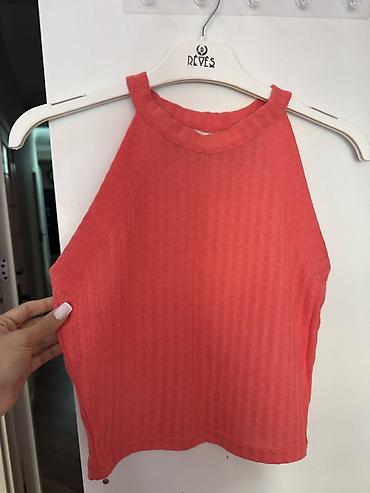 Bershka BSK Girl qolsuz trikotaj top - Rəng: canlı qarpız/şərbət lalafo.az -da Bershka BSK Girl qolsuz trikotaj top - Rəng: canlı qarpız/şərbət
