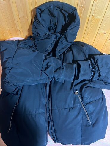 Saturn: Мужское пальто, PULL&BEAR, M (EU 38), цвет - Черный