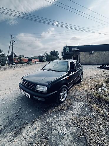 devo matiz: Volkswagen Vento: 1994 г., 1.6 л, Механика, Бензин, Седан — 1