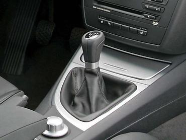 pedale: RUČICA MENJAČA ZA BMW 120 OD 2004. DO 2011. GOD — 1