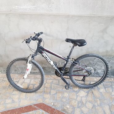 сколько стоит починить тормоза на велосипеде: Горный велосипед Schwinn, предназначенный для езды по различным типам