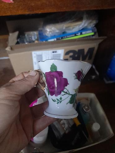 Наборы посуды: Актуально.Срочно Продаю кофейный набор.Кружочки маленькие,новый.Писать — 7