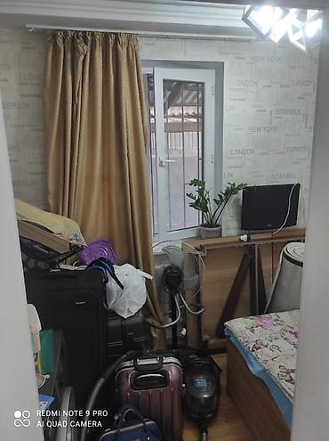 Продажа коттеджей и домов: 4 комнаты, 100 м², 4 соток, Бишкек, ул. Ахунбаева / Чапаева Собственник — 19