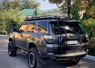 Toyota 4Runner: 2019 г., 4 л, Автомат, Бензин, Внедорожник — 4