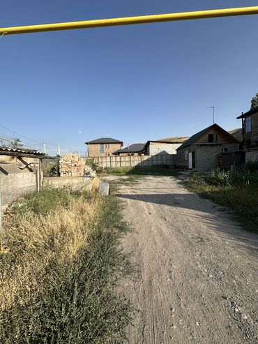 бишкек продаю дом село нижний алаарча: 4 соток, Для бизнеса, Красная книга, Тех паспорт