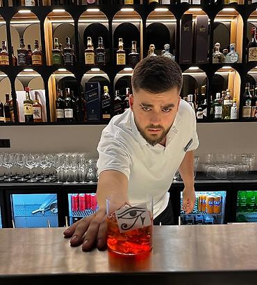 Barmenlər: Barmen, 22 yaş, 3-5 illik təcrübə — 1