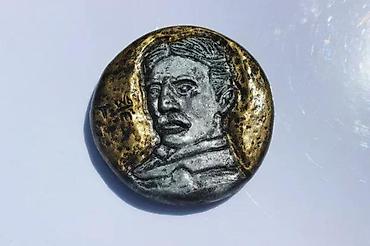 Značke, ordenje i medalje: GIPSANI MAGNET ZA FRIŽIDER TESLA RUČNI RAD | Magnet za frižider od — 8