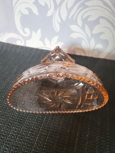 Činije: Bombonijera nova presovano staklo. Bombonijera pun rad — 8