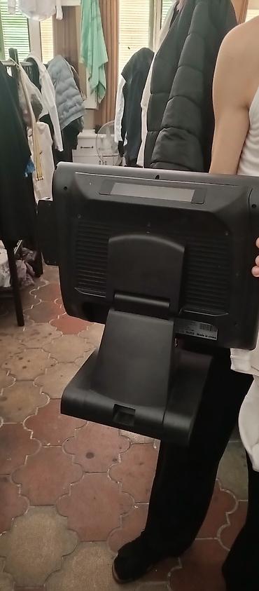 Digər kassa avadanlığı: POS terminal – toxunma ekranlı kassaya uyğun - Birgə korpusda monitor — 1