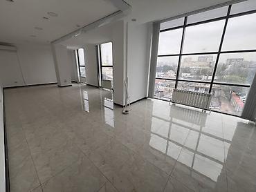 Коммерциялык мүлк: Кеңселерди ижаралоо, 100 м², Бизнес борборунда, Тоолор көрүнүп турат, 1-катар, Өзүнчө ашканасы менен — 5
