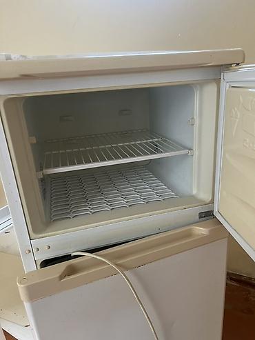Beko iki kameralı soyuducu - Üst hissədə ayrıca dondurucu bölmə: bir