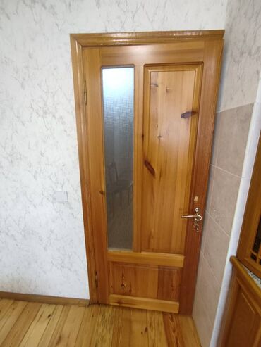 Otaq qapıları: Taxta qapılar satılır.Heç bir zədəli yeri yoxdur. 9 ədəd mövcuddur. 1 -da lalafo.az — 17 Otaq qapıları: Taxta qapılar satılır.Heç bir zədəli yeri yoxdur. 9 ədəd mövcuddur. 1 — 17