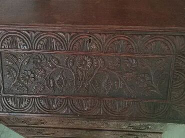 Stilski radni stolovi: Sekreter rucni rad duborez u odlicnom stanju. Visina105 cm Sirina83cm na lalafo.rs — 10 Stilski radni stolovi: Sekreter rucni rad duborez u odlicnom stanju. Visina105 cm Sirina83cm — 10