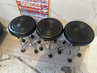 кресло на офис: Продаю парикмахерскую мойкуочень удобная,есть зеркала с