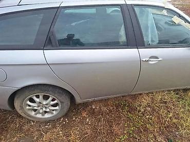 ajkula auto: ALFA 156 VRATA 612A | Vrata alfa 156 karavan kod boje 612a cena se — 3