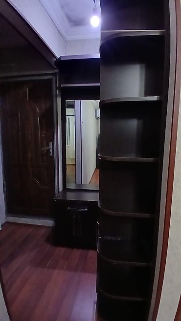 kunc dolablar: Qonaq/dəhliz üçün künc şkaf–askılıq dəsti Unvan: Xalqlar dostlugu — 1