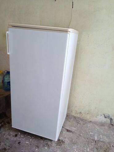 3 göz qaz: Dnepr tam işləkdir yaxşı soyudur çürüyü yoxdur. Nizami Metrosuna