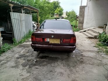 bmw 330i цена бишкек: Продается автомобиль BMW E34 в бордовом цвете. Салон автомобиля обшит