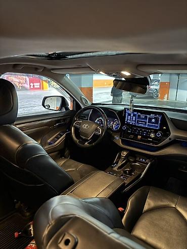tank x: Toyota Highlander: 2022 г., 2.5 л, Автомат, Бензин, Кроссовер — 7