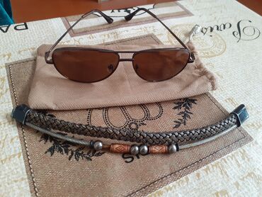 Qolbag 2 azn təzə kimidi, ölcü 20sm
Ocki 5 azn Təzədi. 
Ünvan Binəqədi