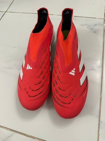 настольный теннисная ракетка: Футбольные бутсы Adidas Predator Размер: 43 (EU) Состояние: как новые